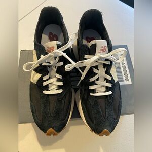 New Balance 327 Sneakers